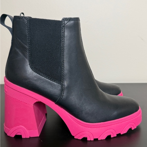 Sorel Shoes - Sorel Black and Pink Heeled Boots